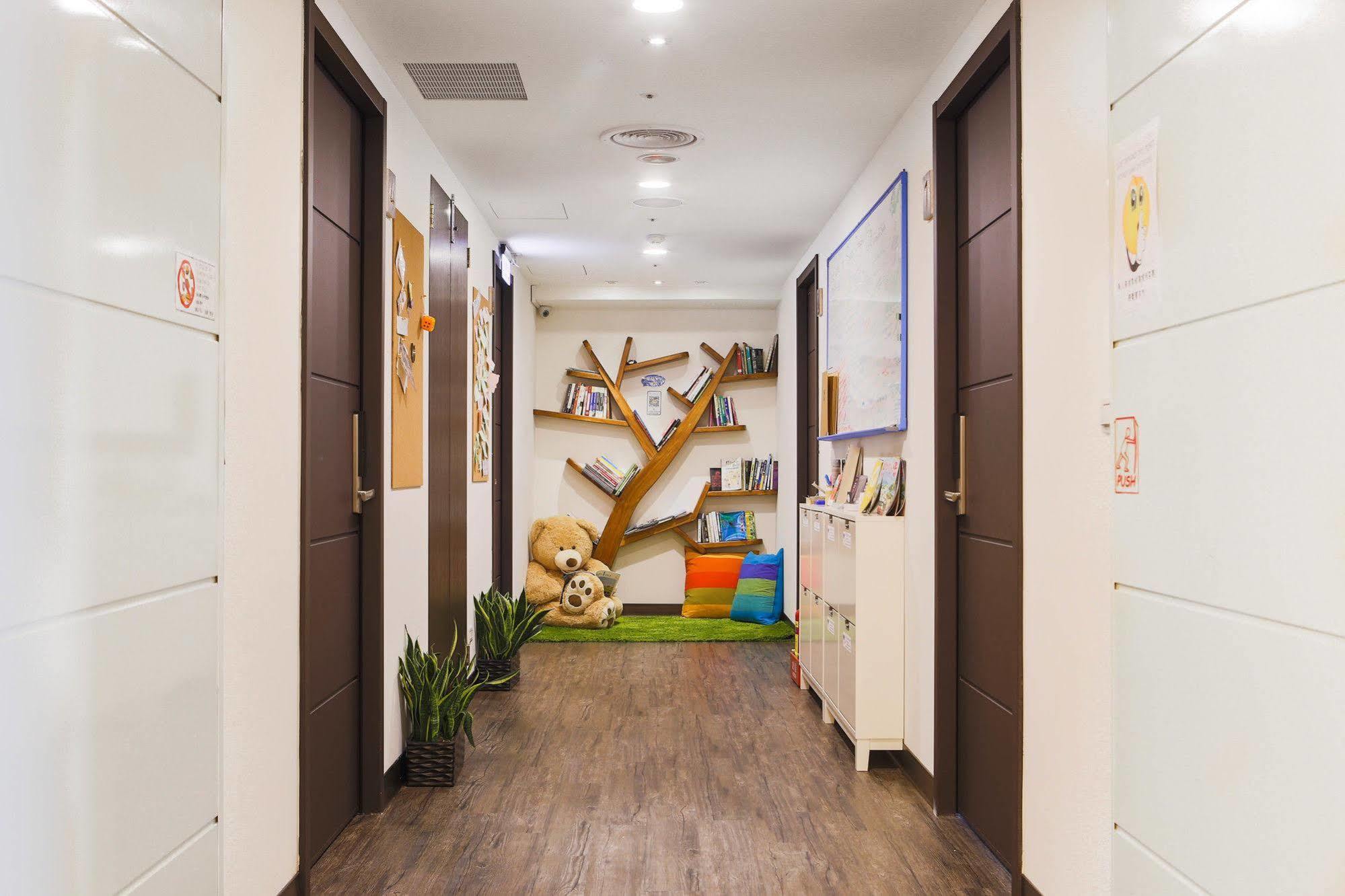 Sleepy Dragon Hostel Taipei Exterior photo